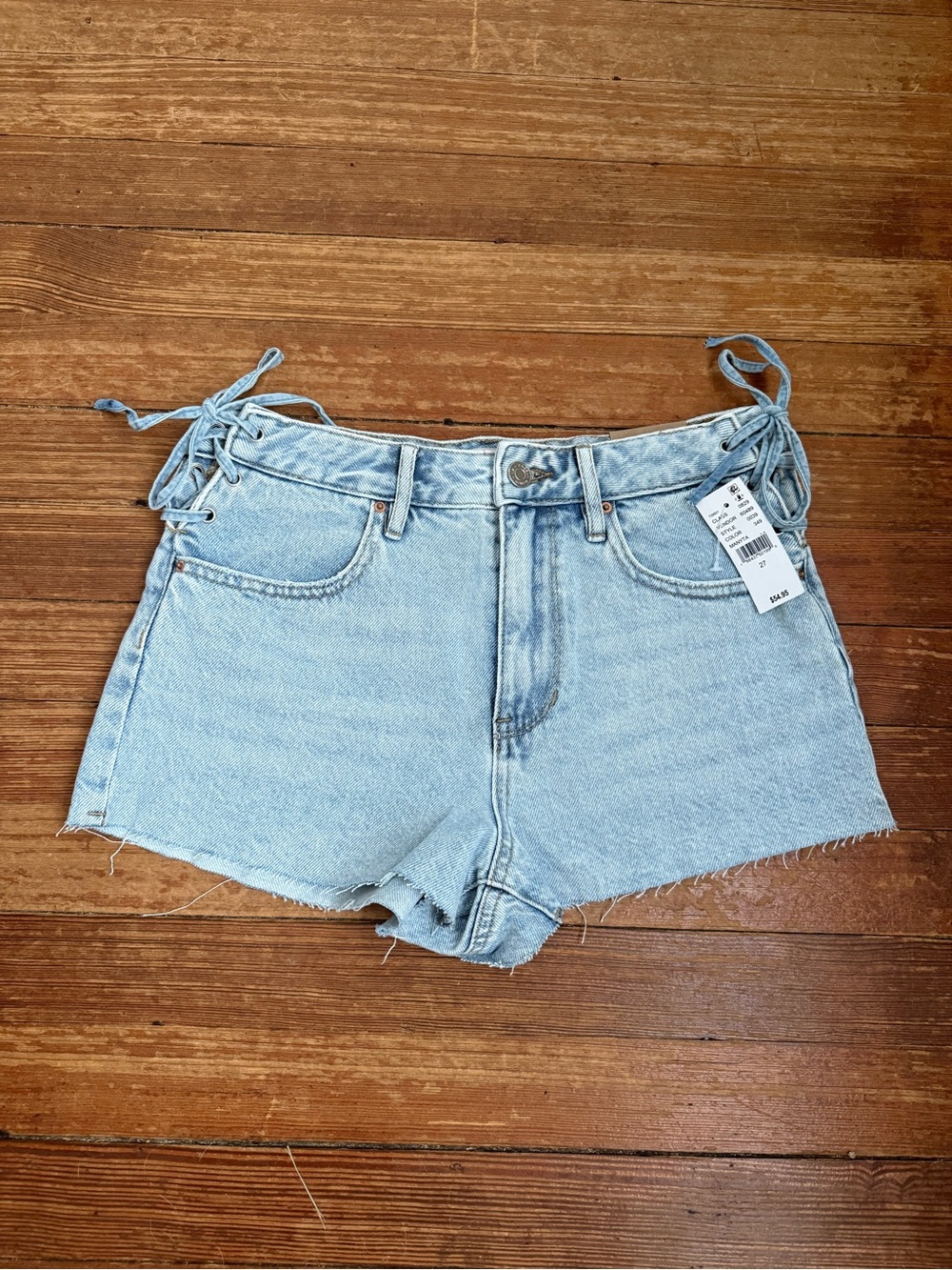 BNWT PacSun Light Wash Denim Tie-Side Women's Shorts Size 27